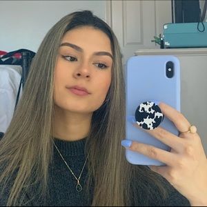 Meet your Posher, Elisa